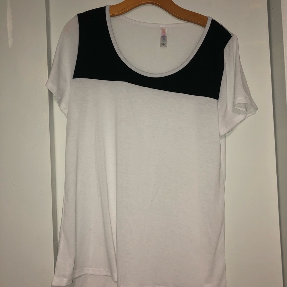 LulaRoe White with Black Classic Tee size Large